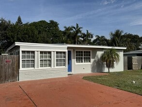 91 Old Spanish Trail in Lantana, FL - Building Photo - Building Photo