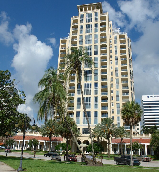 The Florencia in St. Petersburg, FL - Foto de edificio