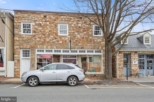 11 S Madison St in Middleburg, VA - Building Photo - Building Photo
