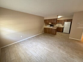 2550 E Constance Ct, Unit 3 in Hernando, FL - Building Photo