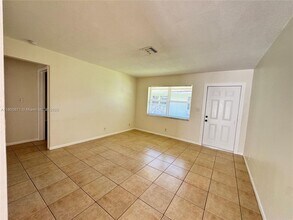 606 SW 5th Ave in Fort Lauderdale, FL - Building Photo - Building Photo