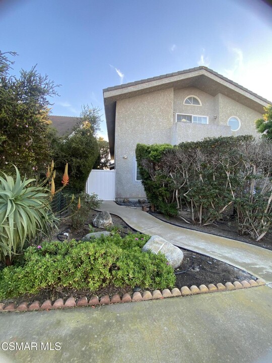 5026 Island View St in Oxnard, CA - Building Photo