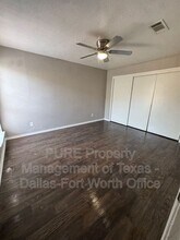 814 Castleglen Dr in Garland, TX - Foto de edificio - Building Photo