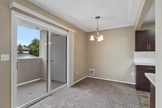 Castlegate Apartments in Spokane, WA - Building Photo - Building Photo