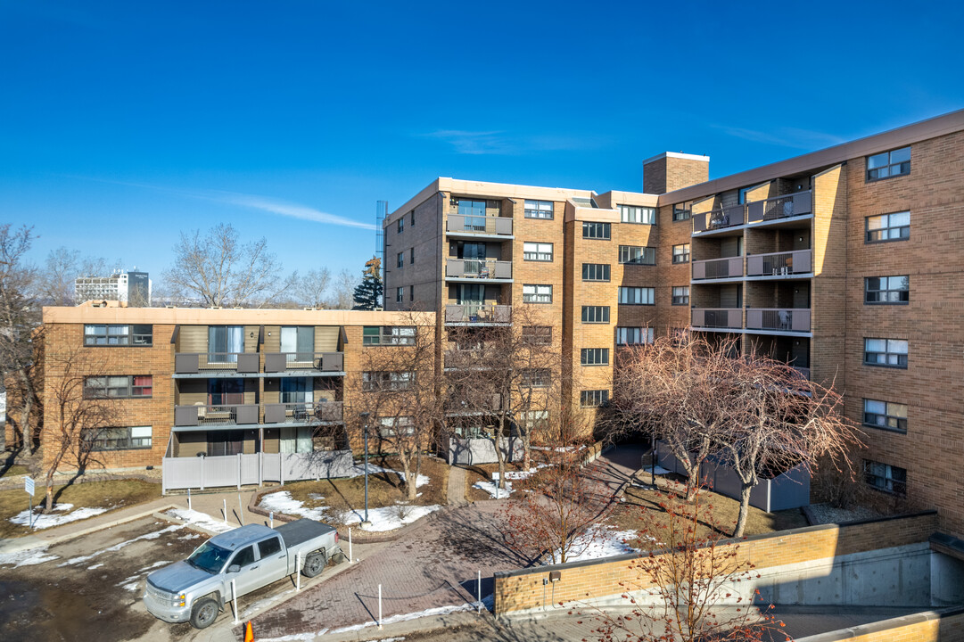 Maryland Terrace Condominiums in Calgary, AB - Building Photo