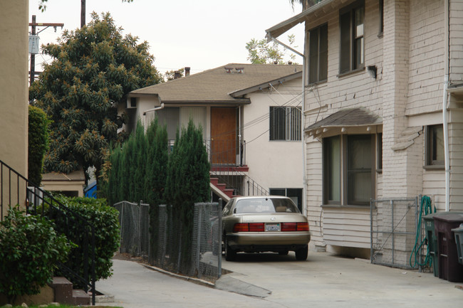 212 E Maple St in Glendale, CA - Building Photo - Building Photo