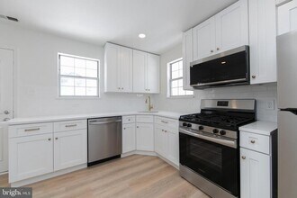 135 Washington Ave in Collingswood, NJ - Building Photo - Building Photo