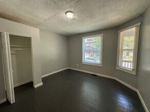 744 Jackson St NW in Grand Rapids, MI - Building Photo - Building Photo