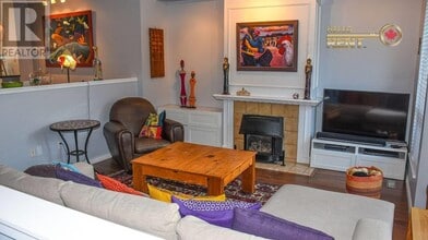 240-240 E Keith Rd in North Vancouver, BC - Building Photo - Building Photo
