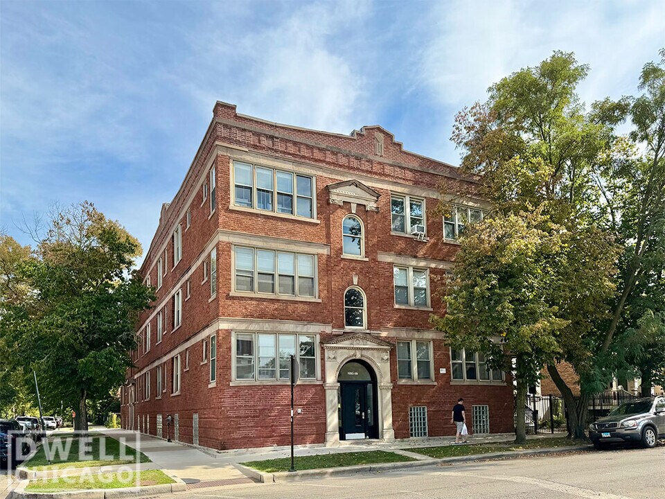3441 W Schubert Ave, Unit 2 in Chicago, IL - Building Photo