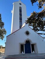 2117 Reflection Bay Dr in Arlington, TX - Building Photo