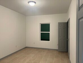 5125 Oak Dr in Marrero, LA - Building Photo - Building Photo
