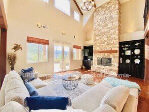 15410 Markar Rd in Poway, CA - Building Photo - Building Photo