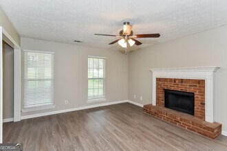 120 Woody Path Ln in College Park, GA - Building Photo - Building Photo