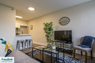 305 Dr. M.L.K. Jr St S in St. Petersburg, FL - Building Photo - Building Photo