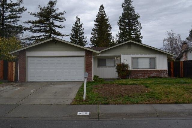 435 El Dorado Dr in Woodland, CA - Building Photo