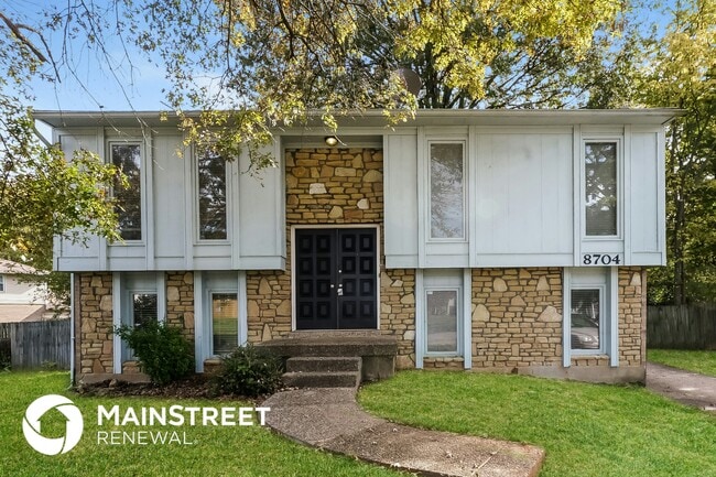 property at 8704 4 Oaks Ct