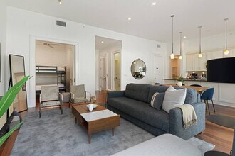822 Perdido St in New Orleans, LA - Building Photo - Building Photo