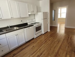 5034 N Springfield Ave, Unit 3E in Chicago, IL - Building Photo - Building Photo
