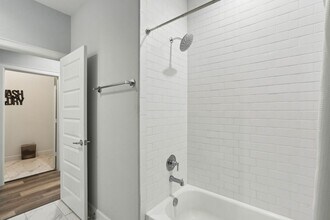 1203B Crocker St in Houston, TX - Building Photo - Building Photo