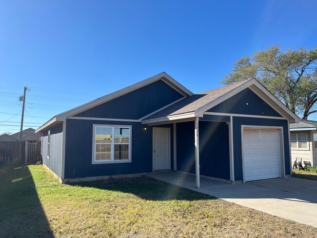 1314 E Ursuline St in Lubbock, TX - Building Photo - Building Photo