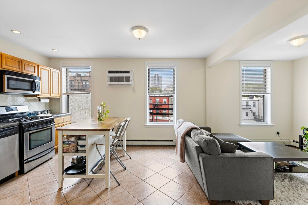 229 Park Ave in Hoboken, NJ - Building Photo