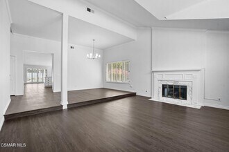 1142 Earlham Ct in Oak Park, CA - Building Photo - Building Photo