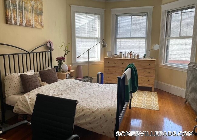 79 College Ave, Unit 2 in Somerville, MA - Foto de edificio - Building Photo