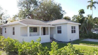 4916 Washington Dr in Coral Gables, FL - Building Photo - Building Photo