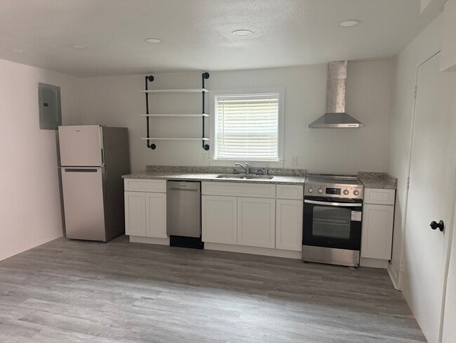 1412 Dauphin Ln, Unit 1
