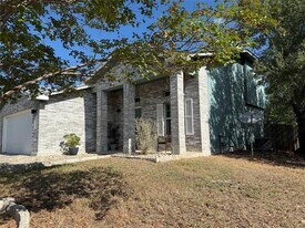 121 Ansleys Way in Kyle, TX - Building Photo