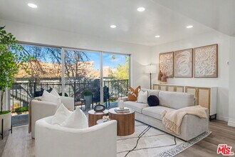 14850 Hesby St in Los Angeles, CA - Building Photo - Building Photo