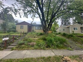 1010 NW Fisk St, Unit Upper in Pullman, WA - Building Photo