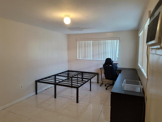 1440 NW 9th Ave, Unit 1 in Fort Lauderdale, FL - Building Photo - Building Photo