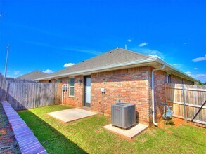12925 Willow Villas Dr in Yukon, OK - Building Photo - Building Photo
