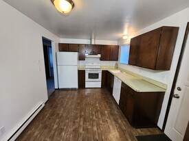 2500 Howard Ave, Unit 3 in Everett, WA - Building Photo