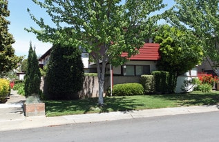 290 Waverley St in Menlo Park, CA - Building Photo