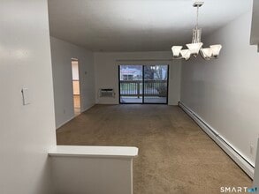 155 Bull Hill Ln in West Haven, CT - Building Photo - Building Photo