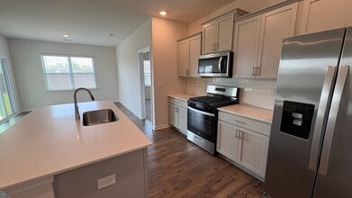 130 Fenwick Dr in Woodruff, SC - Building Photo - Building Photo