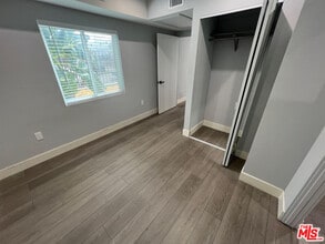 14833 Erwin St in Los Angeles, CA - Building Photo - Building Photo