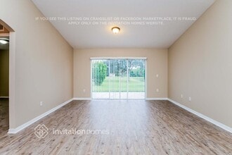 2440 Oak Mill Dr in Kissimmee, FL - Foto de edificio - Building Photo