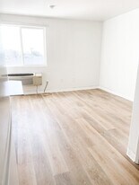 Beachview Villa in Huntington Beach, CA - Building Photo