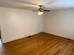 205 Unaka St in Greeneville, TN - Foto de edificio - Building Photo