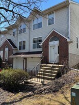 215 Benham Ct in Newark, DE - Building Photo