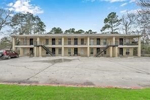 1500 S 3rd St in Conroe, TX - Building Photo