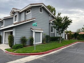 13525 Almond St in Tustin, CA - Building Photo - Building Photo