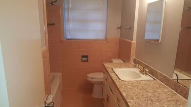 9243 Rosecliff Dr in Dallas, TX - Building Photo - Building Photo