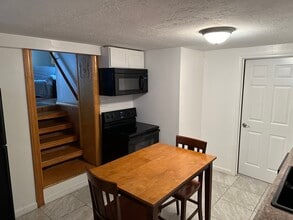 7 Church St, Unit Randy in Carver, MA - Foto de edificio - Building Photo