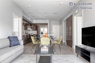 230 W 3rd St-Unit -FL6-ID739 in Long Beach, CA - Building Photo - Building Photo