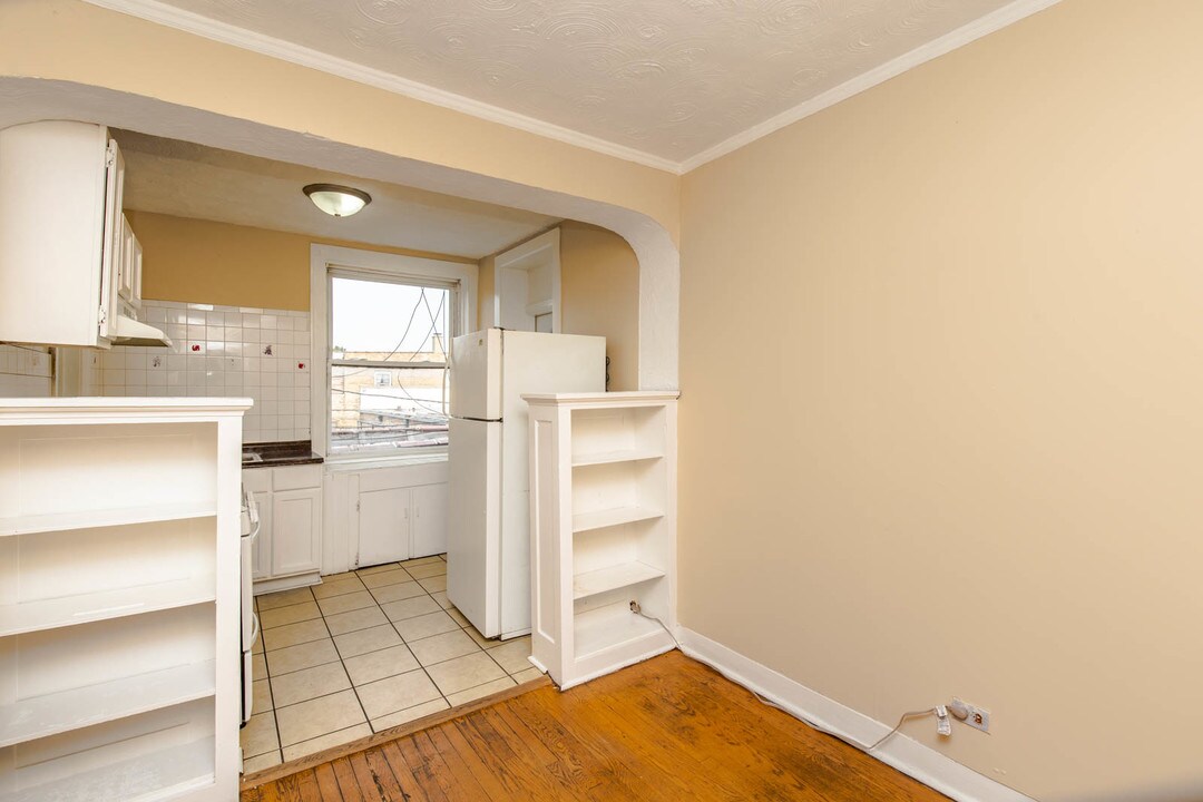 2807 N Kilbourn Ave-Unit -2807-2N in Chicago, IL - Building Photo